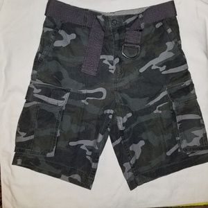 EUC Men's size 32 Faded Glory Belted Cargo Shorts